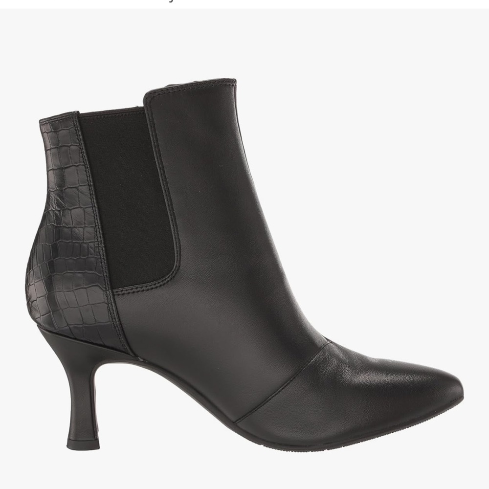 Clarks dark tan Leather Pointed-Toe Chelsea Ankle Boots